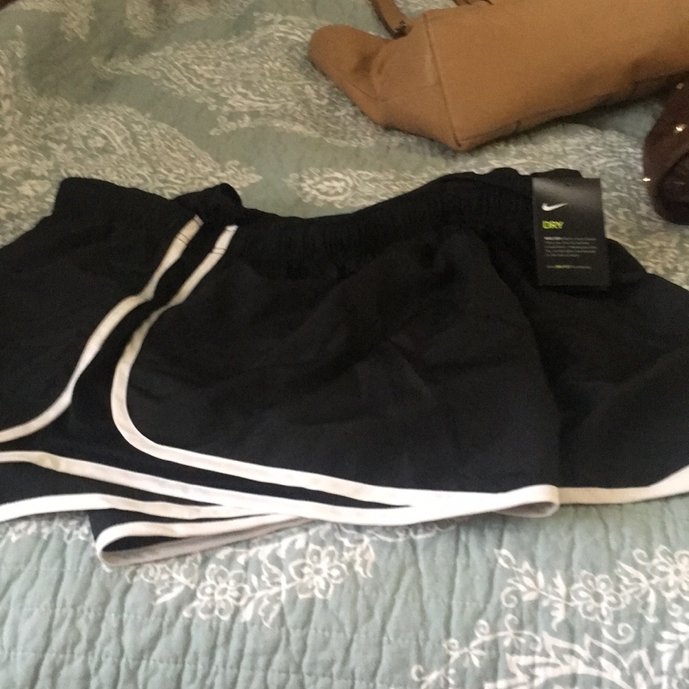 2x Nike Shorts